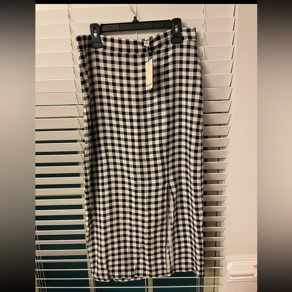 NWT Industry Checkered Pencil Skirt With Slit. Black And White. Size 10.